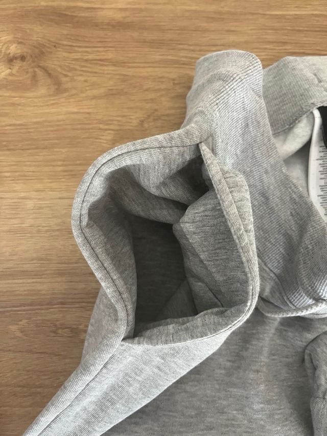 Pantalon largo gris New Balance Talla L