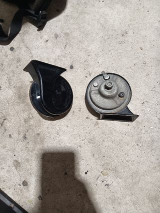 Bocinas / claxon para coche 12vdc.