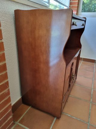Mesa de TV clásica, 71x40, alto 82