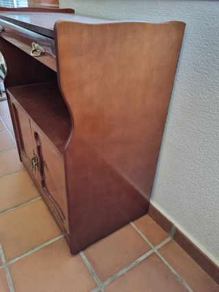 Mesa de TV clásica, 71x40, alto 82
