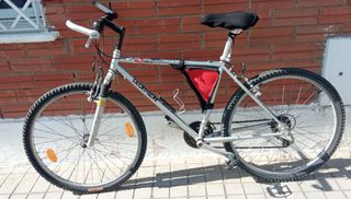 Bicicleta de montaña Decathlon, de 26