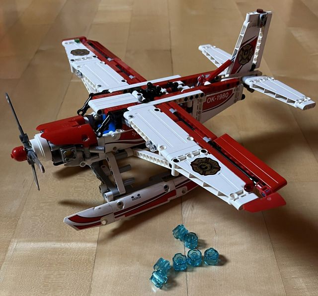 Lego Technic 42040 Fire Plane COMPLETO