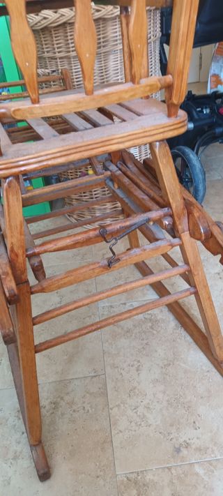 Trona para bebé muy antigua