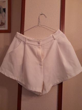 Bermuda blanca 
