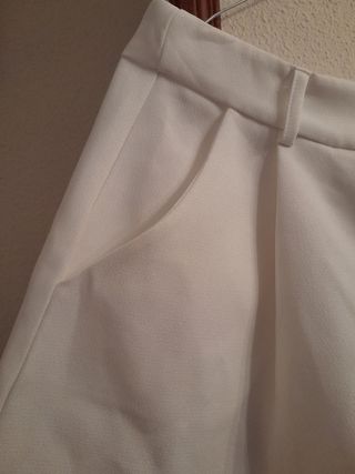 Bermuda blanca 
