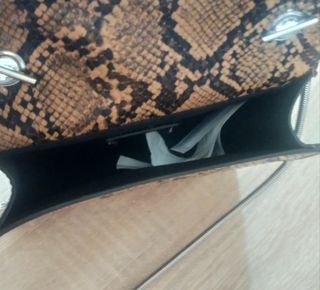 Bolso " Snake print". De Pull&Bear.