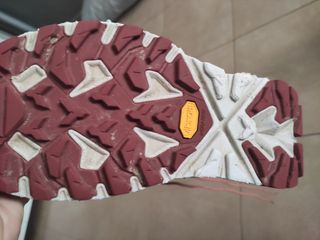 Semibota Montaña Hoka mujer