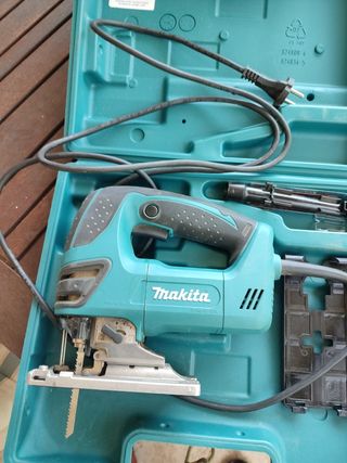 Caladora profesional Makita