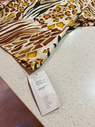 Ropa de señora sin estrenar por liquidación tienda