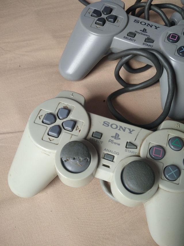 Mandos viejosplay station