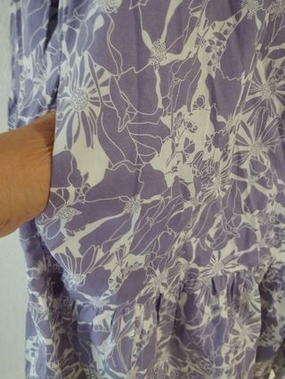 Vestido malva estampado en blanco