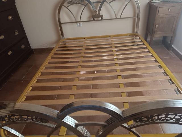Cama antigua niquelada