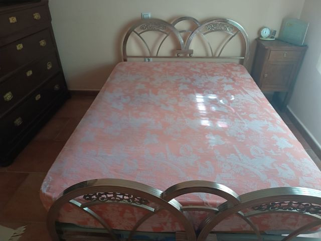 Cama antigua niquelada