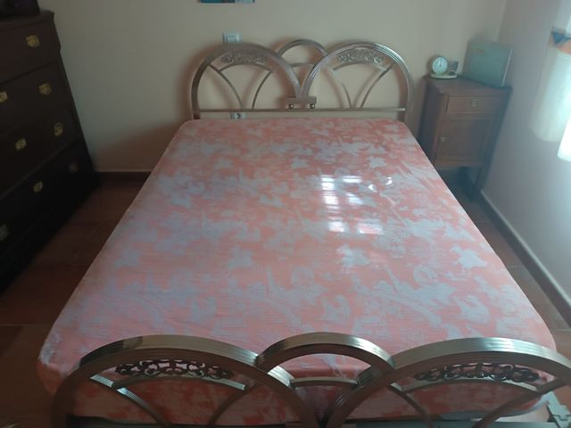 Cama antigua niquelada