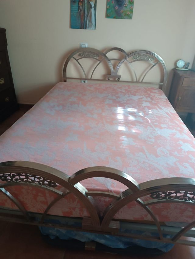 Cama antigua niquelada