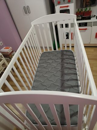 Cuna con colchón