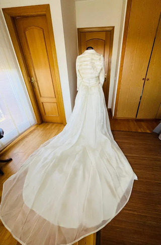 Vestido de Novia con chaquetilla y sus zapatos
