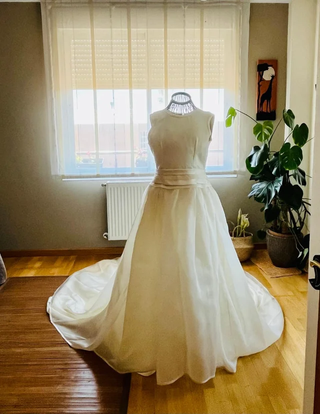 Vestido de Novia con chaquetilla y sus zapatos