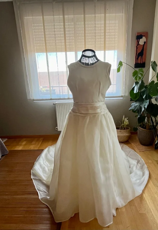 Vestido de Novia con chaquetilla y sus zapatos
