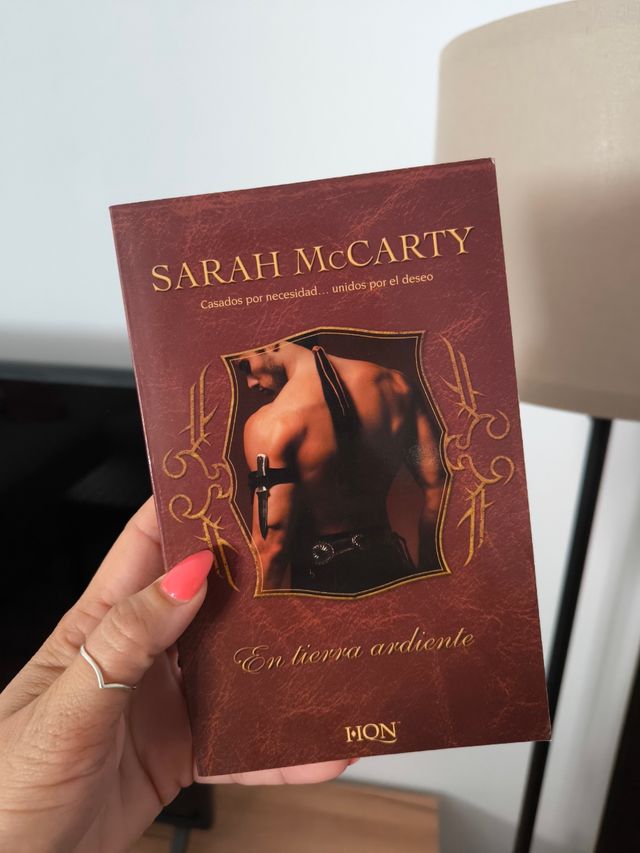 En tierra ardiente, Sarah McCarty
