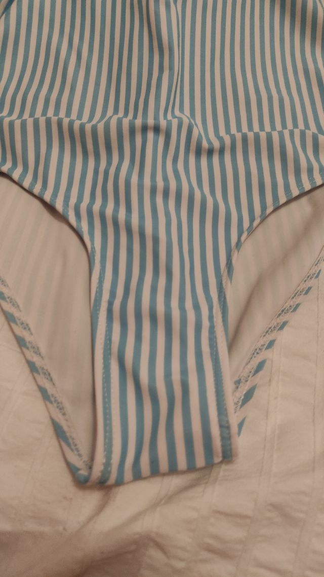 Bañador rayas azul y blanco con volantes