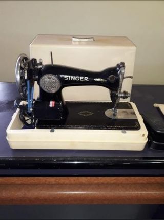 Maquina de coser SINGER