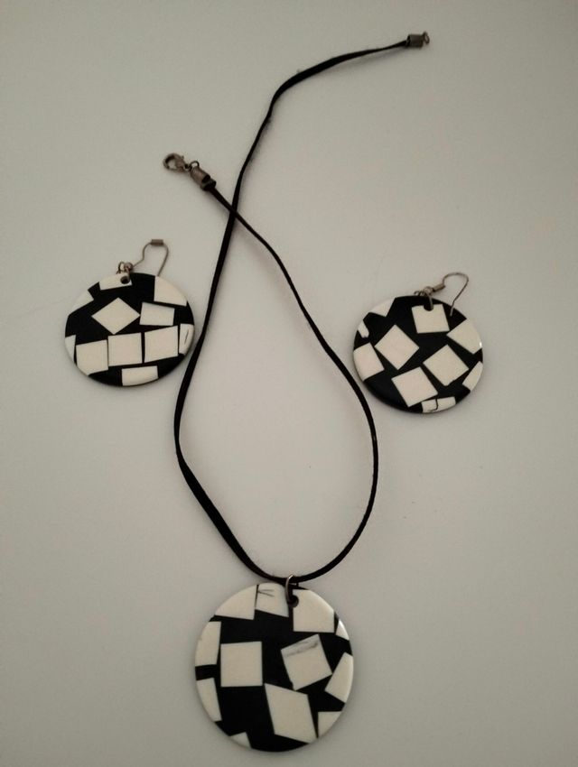 Set orecchini e pendenti