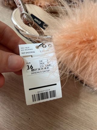 NUEVAS- Sandalias plumas de Mango