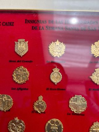 Cuadro insignias Cofradias San Fernando.