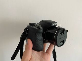 Sony Cyber-Shot DSC-H200