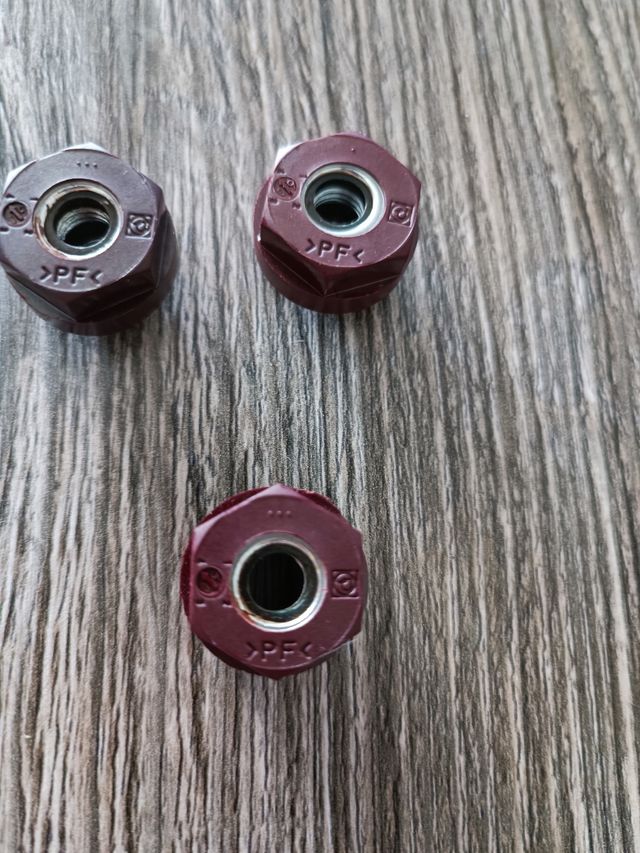 Dado esagonale isolante batteria set 3 pezzi