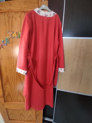 Bata larga mujer talla única. Color rojo teja