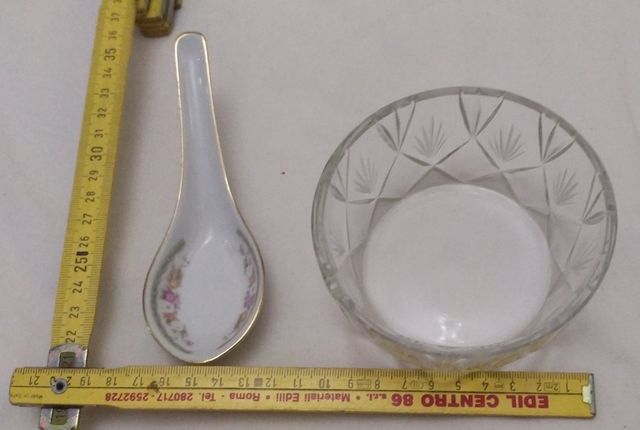 piattini di vetro e altri oggetti a €3