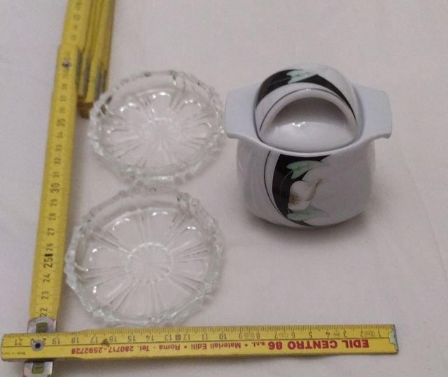 piattini di vetro e altri oggetti a €3