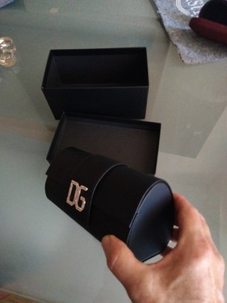 Dolce & Gabbana. Funda gafas, bolso fies