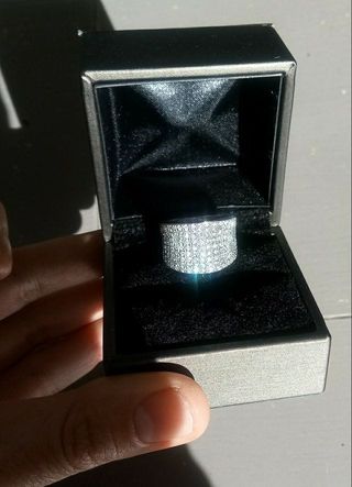 Anillo de oro con diamantes 
