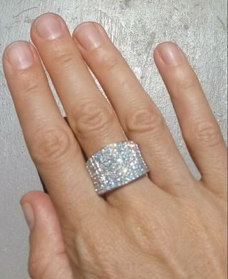 Anillo de oro con diamantes 