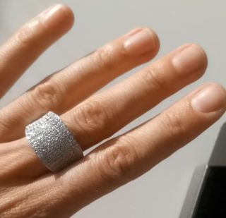 Anillo de oro con diamantes 