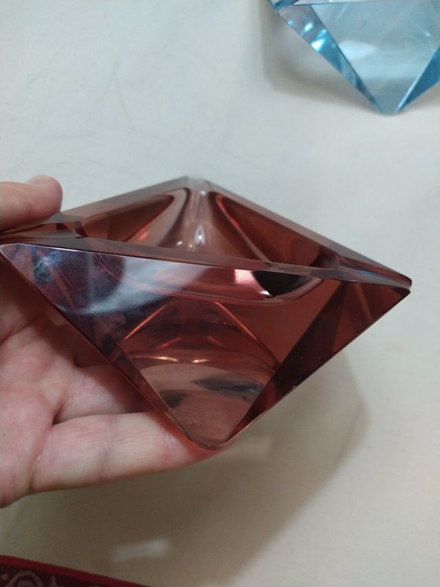 Tres ceniceros de cristal