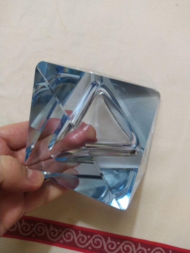 Tres ceniceros de cristal