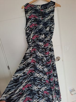 Vestido asimétrico sin estrenar talla M grande