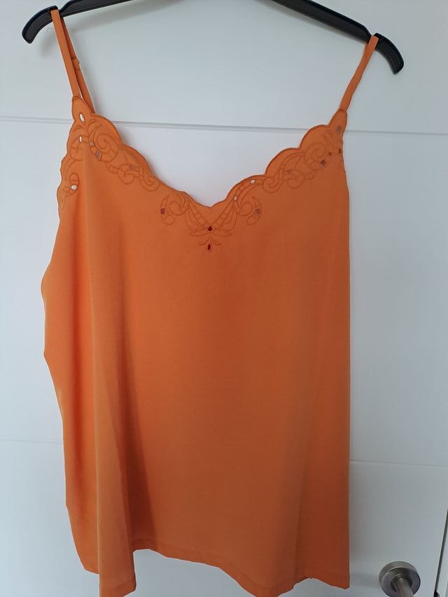 Top de tirantes color naranja Promod sin estrenar