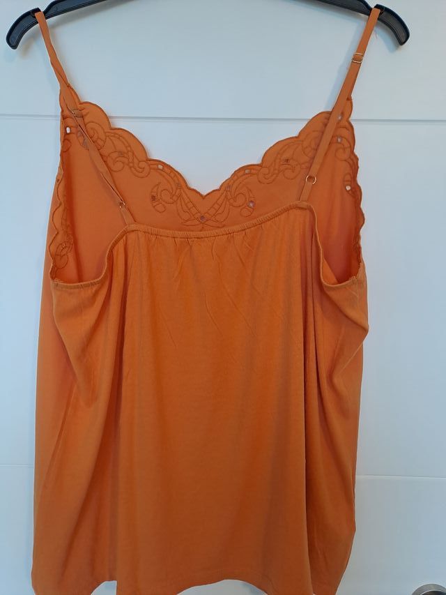 Top de tirantes color naranja Promod sin estrenar