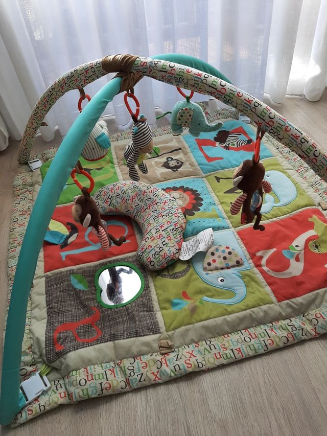 Gimnasio actividades ABC Zoo de Skip Hop para bebé