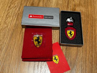 Llavero y cartera Ferrari