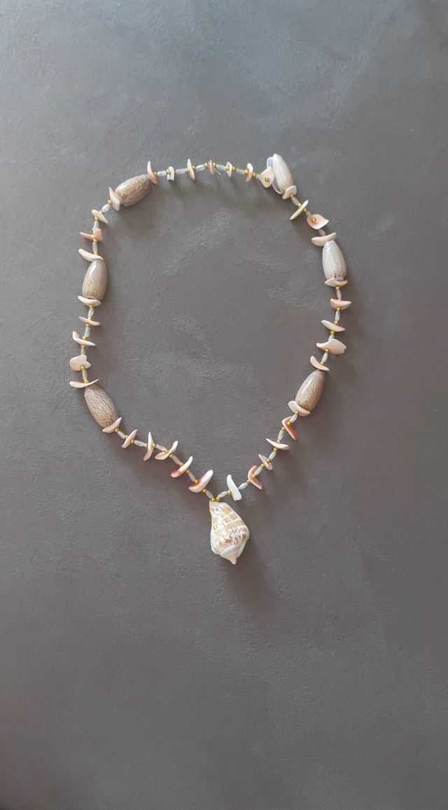 Collar de conchas