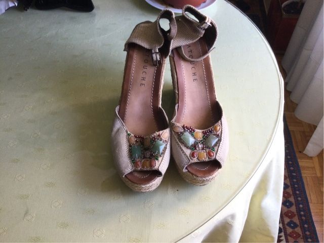 Zapatillas Latouche de ante y pedrería