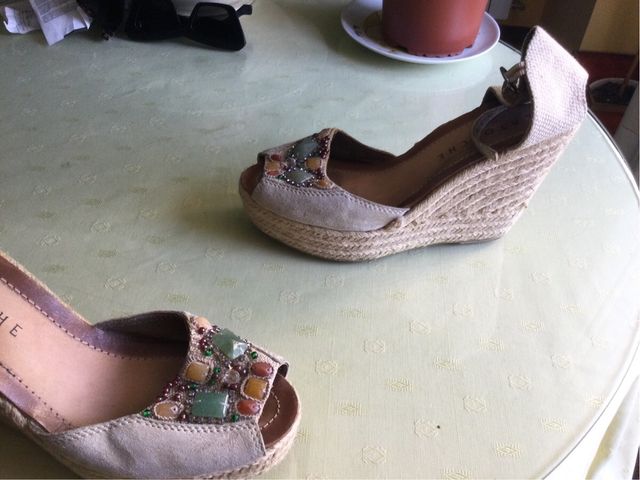 Zapatillas Latouche de ante y pedrería