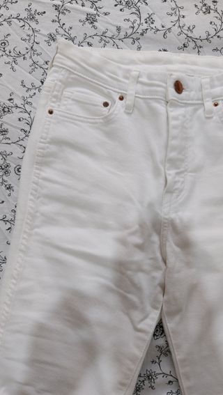 Pantalón blanco rotos H&M