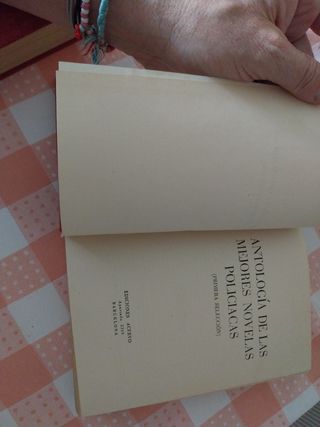 Antología de las mejores novelas polocia